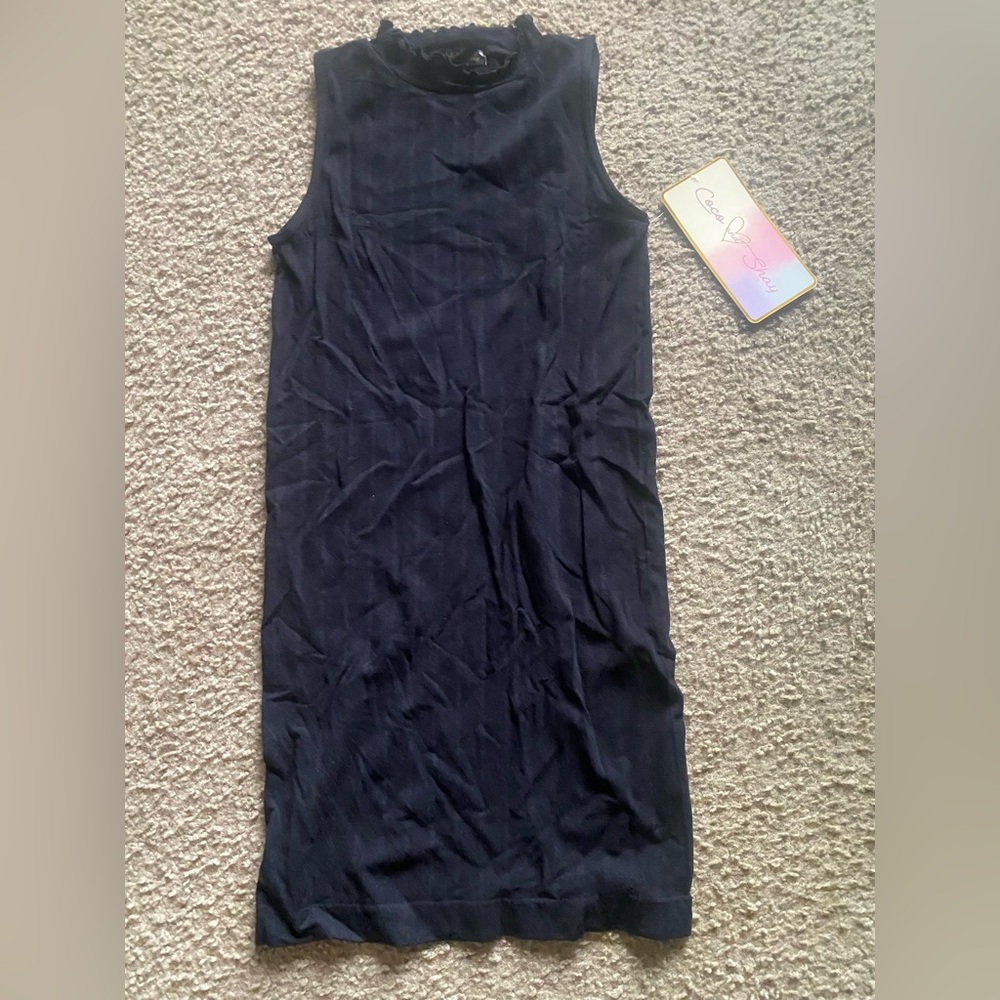 Coco & Shay Stretchy Turtleneck Sleeveless Black Top NWT